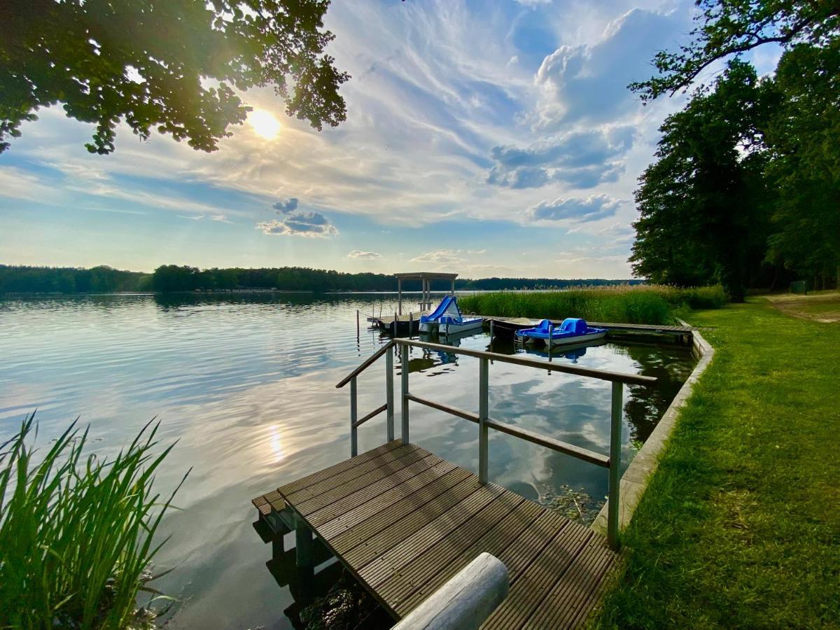 Hotel Am Untersee Bantikow エクステリア 写真