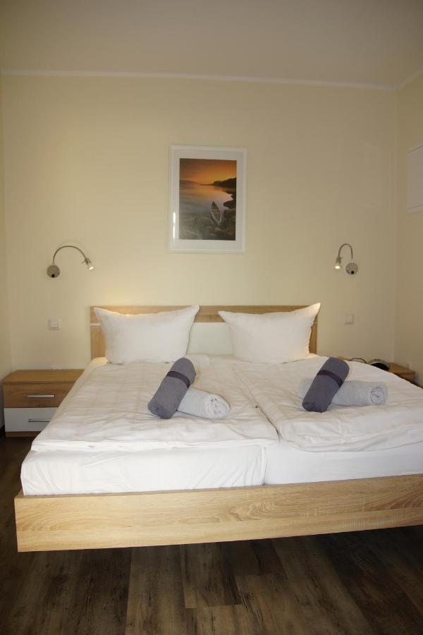 Hotel Am Untersee Bantikow エクステリア 写真