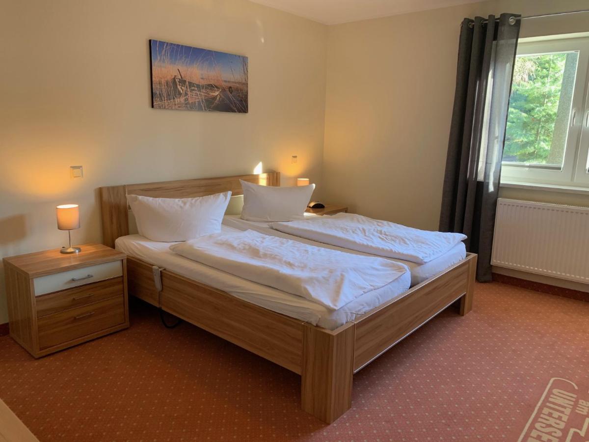 Hotel Am Untersee Bantikow エクステリア 写真