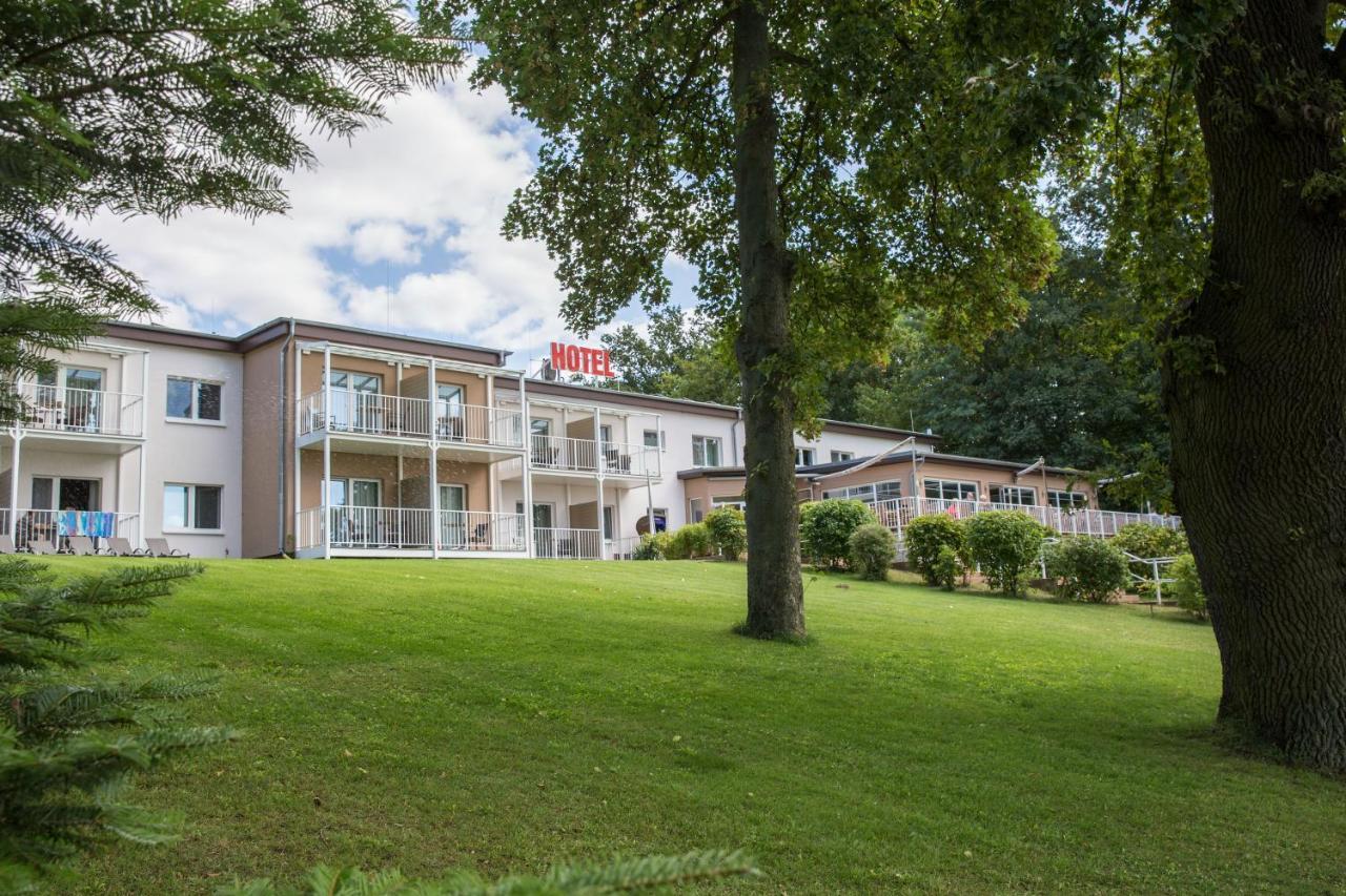 Hotel Am Untersee Bantikow エクステリア 写真