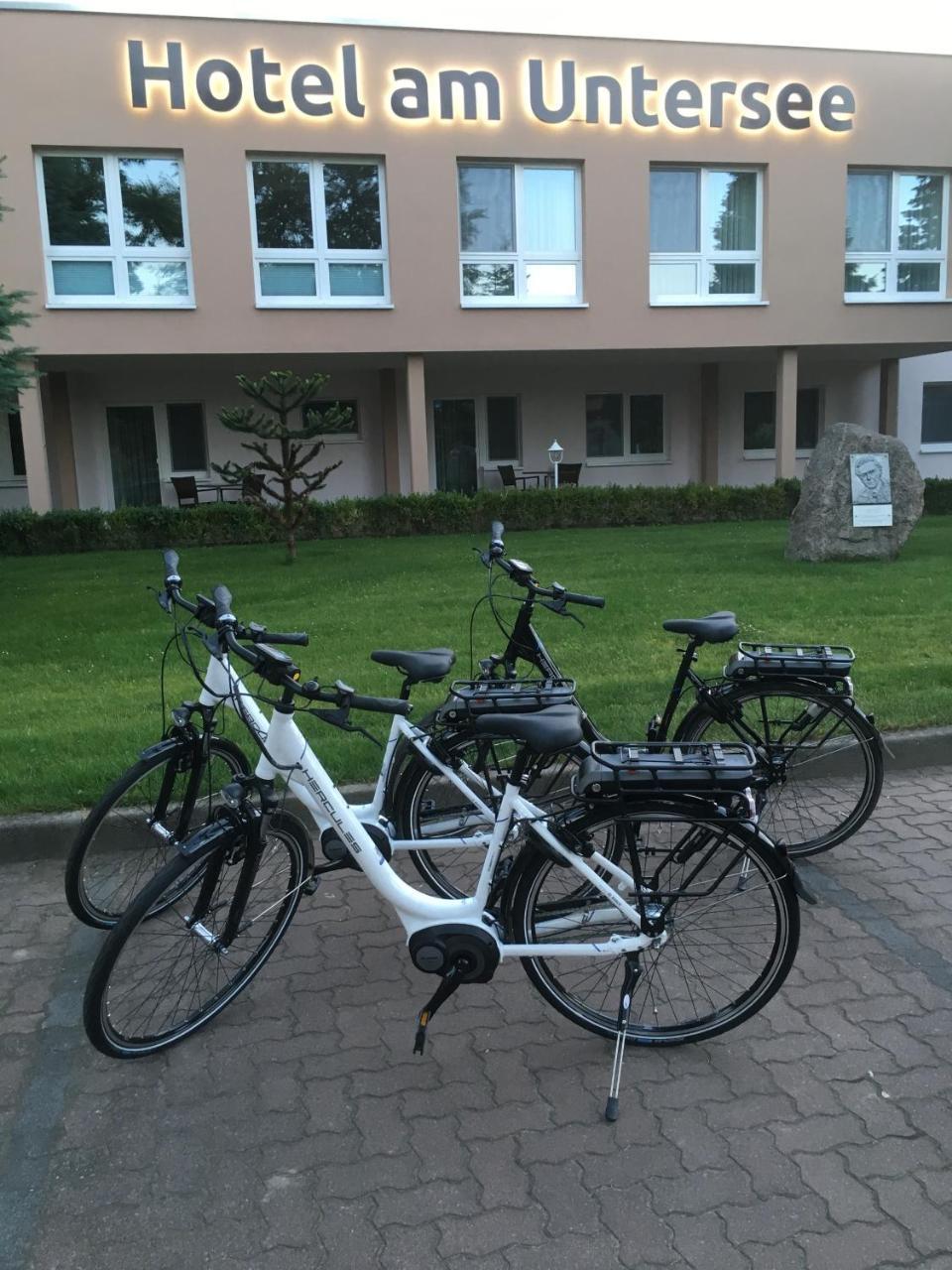 Hotel Am Untersee Bantikow エクステリア 写真