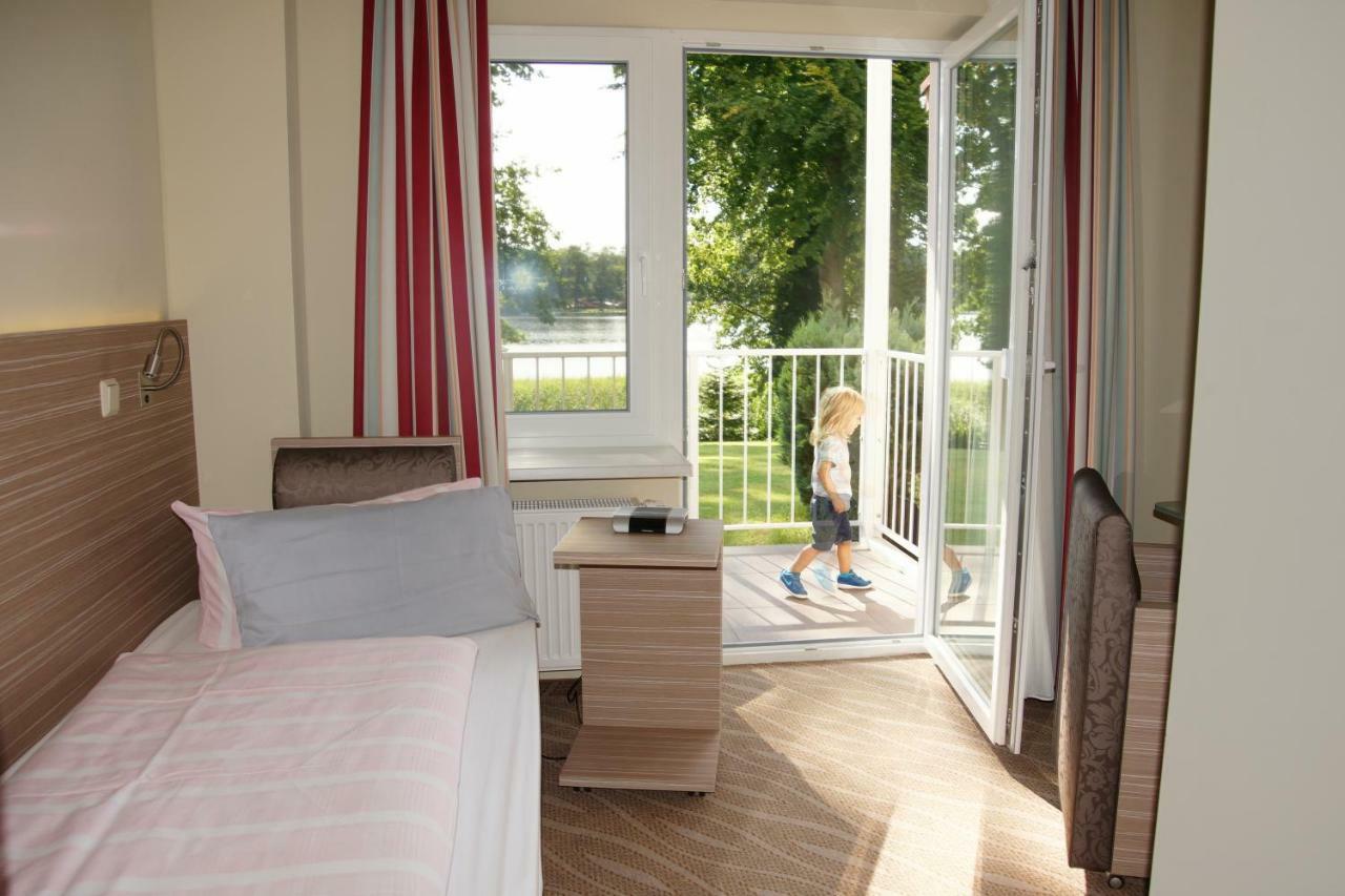 Hotel Am Untersee Bantikow エクステリア 写真